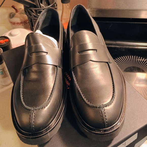 Goodwin Smith Black Leather Loafers - Picture 6 of 7